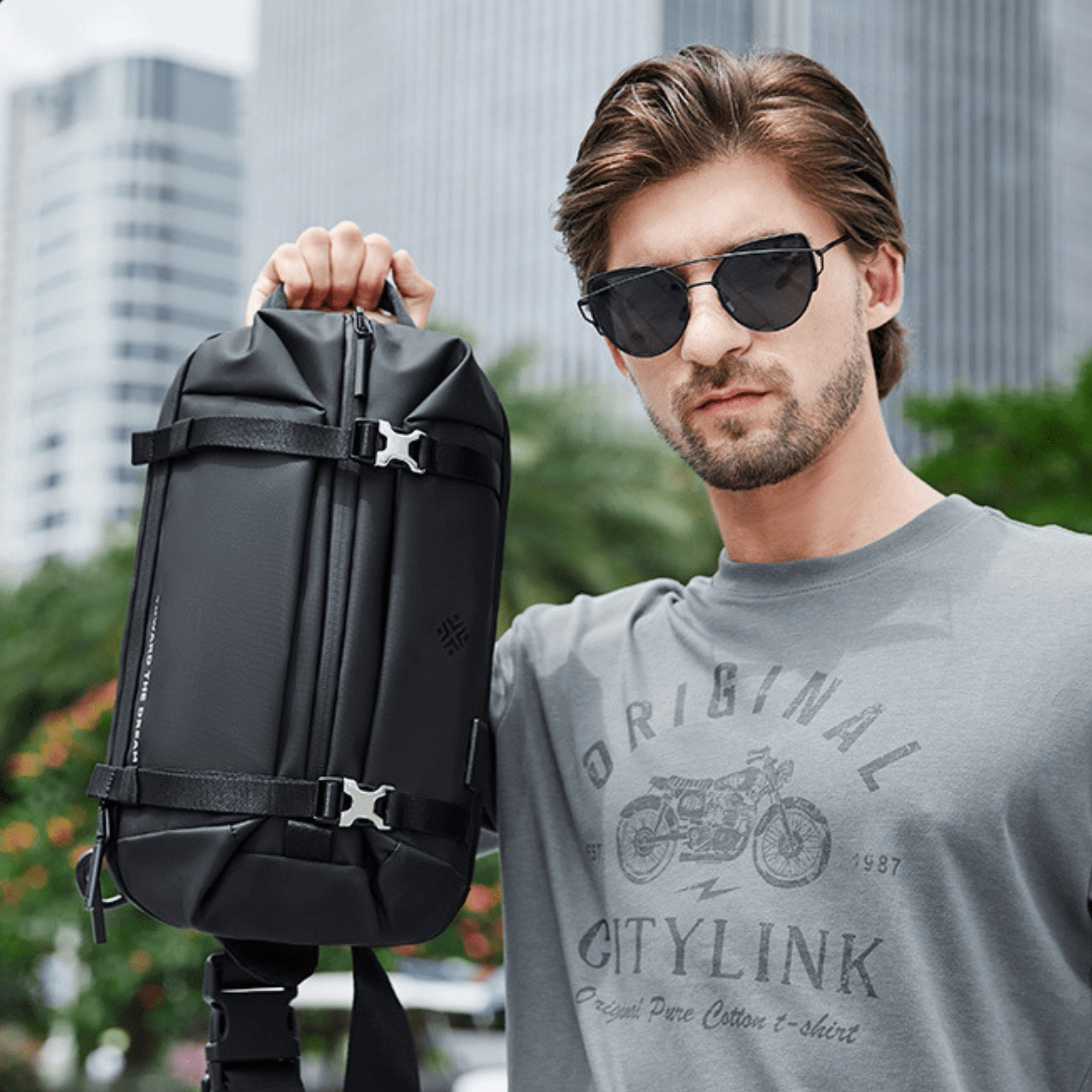 Expandable Anti-Theft Chest Bag